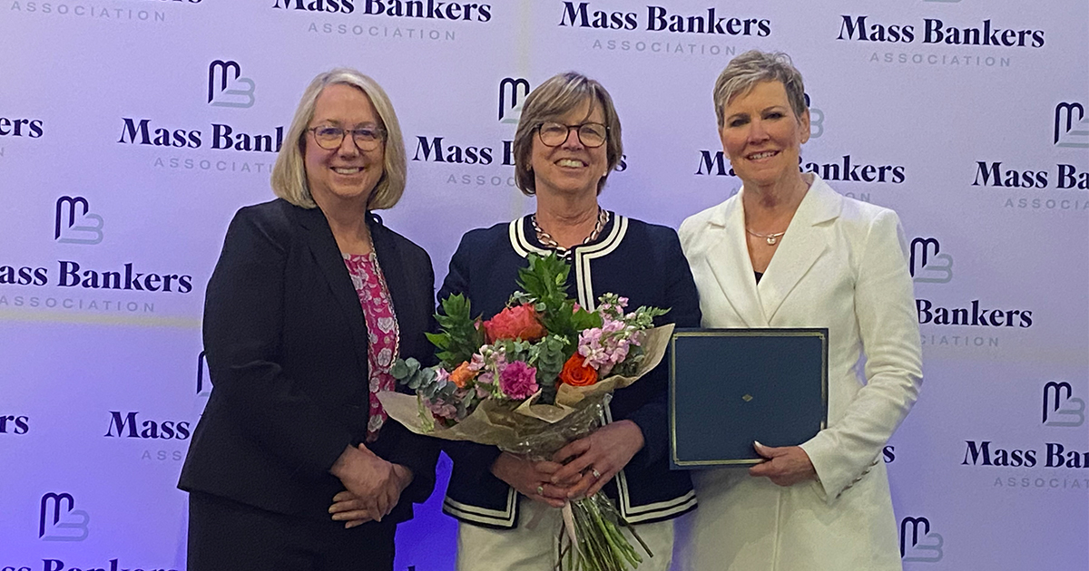Anne P. Tangen recieving Lifetime Achievement Award by the Massachusetts Bankers Association